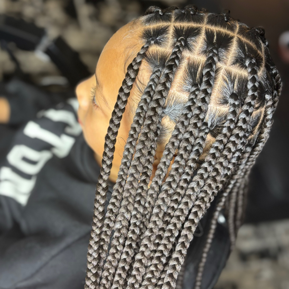 Medium Kids Knotless at Hands Of Beauty By Kevionna in Racine, WI