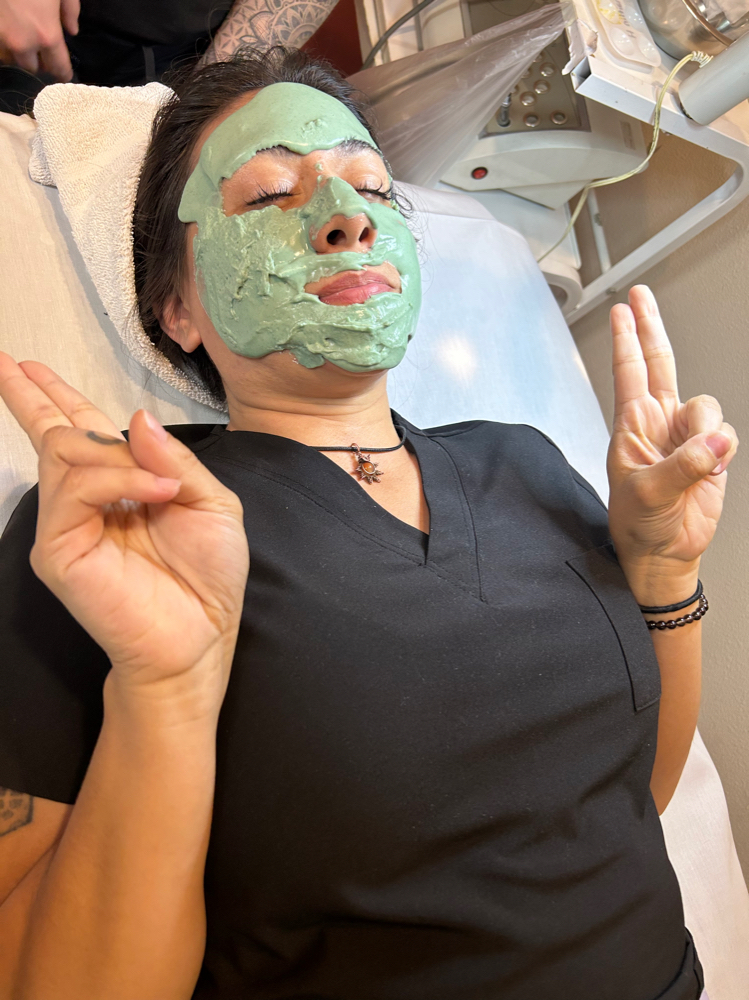 Mini-facial With Lash Set