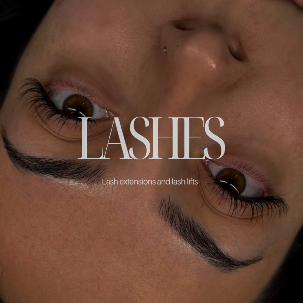 Classic Lash Set at Emelly Rodea in Oxford, FL