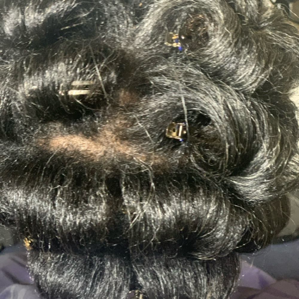 Press n Curl Shoulder at Primps Custom Care in West Hempstead, NY