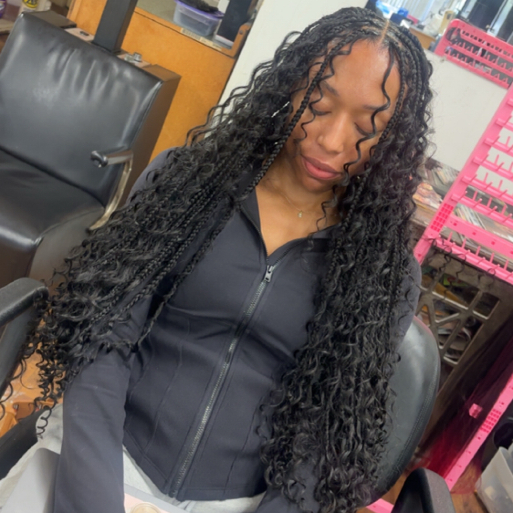 Medium Boho Knotless at DaBraiidTrapp in Elizabethtown, NC