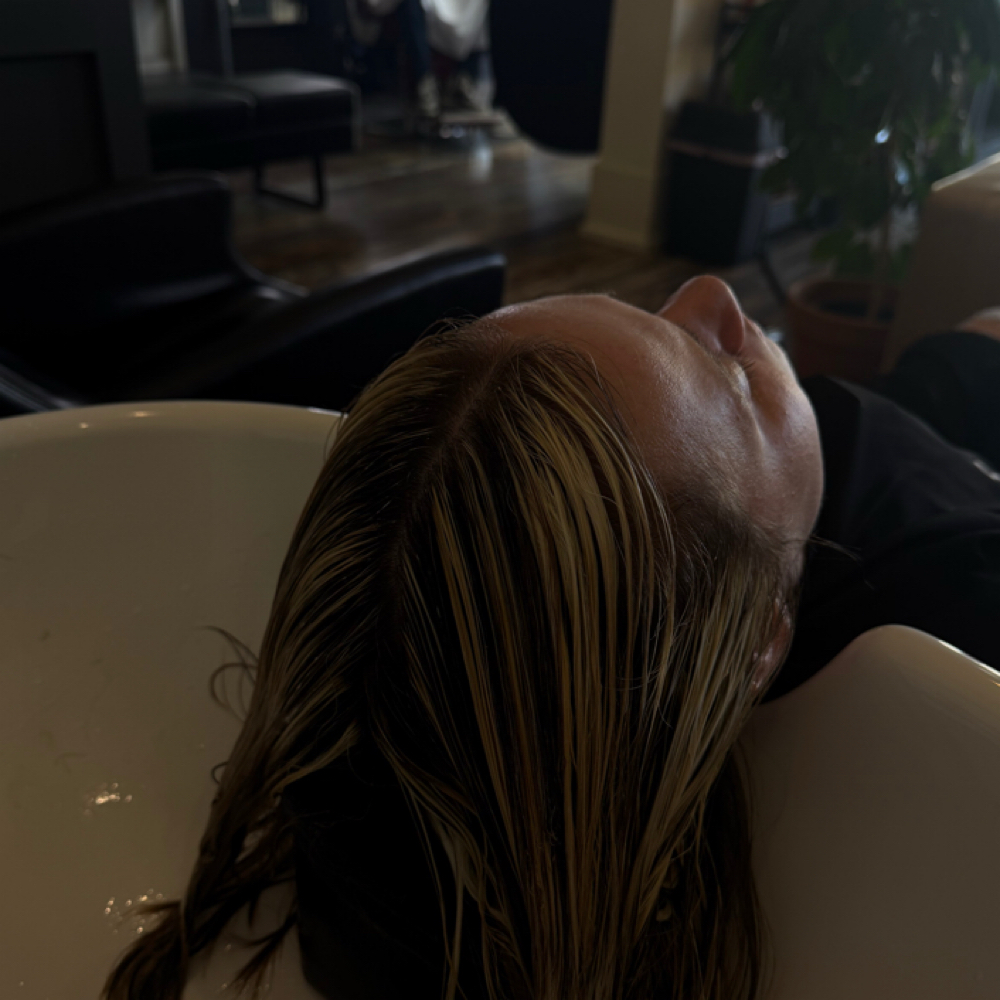 ROOT TOUCHUP DONT BOOK SERVICE ALON at kennamarieehair in Woodland, CA