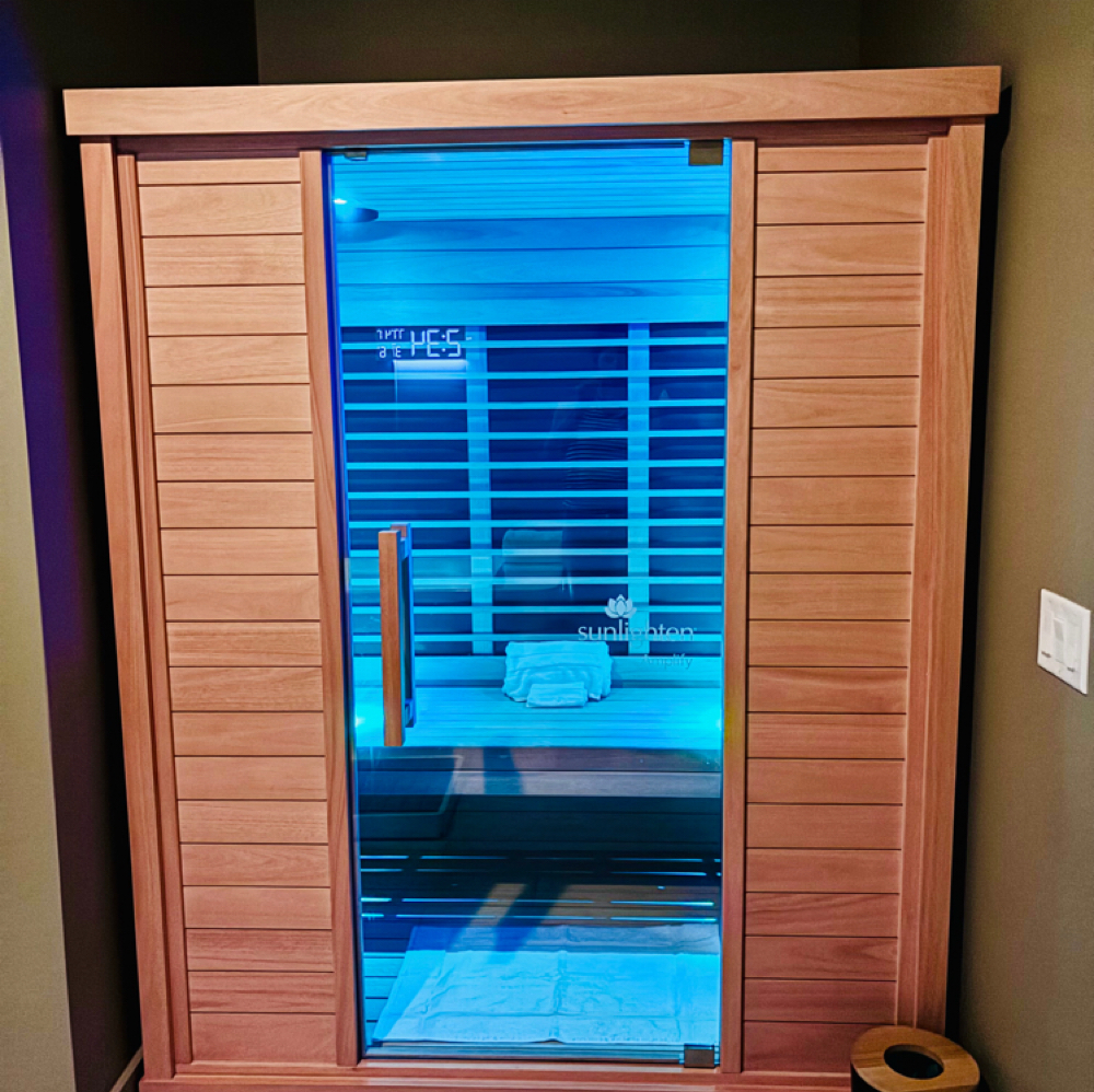 Contrast- Oglethorpe Room 1-2Guests at The Well Savannah in savannah, GA