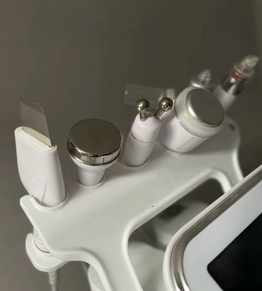 Deluxe HydroFacial