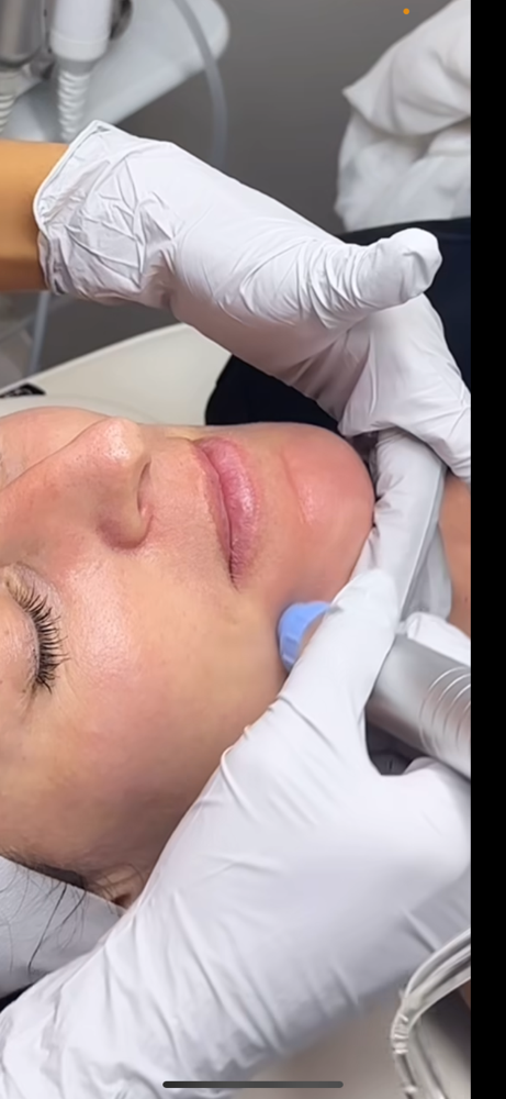 Aqua Essence Hydro Treatment