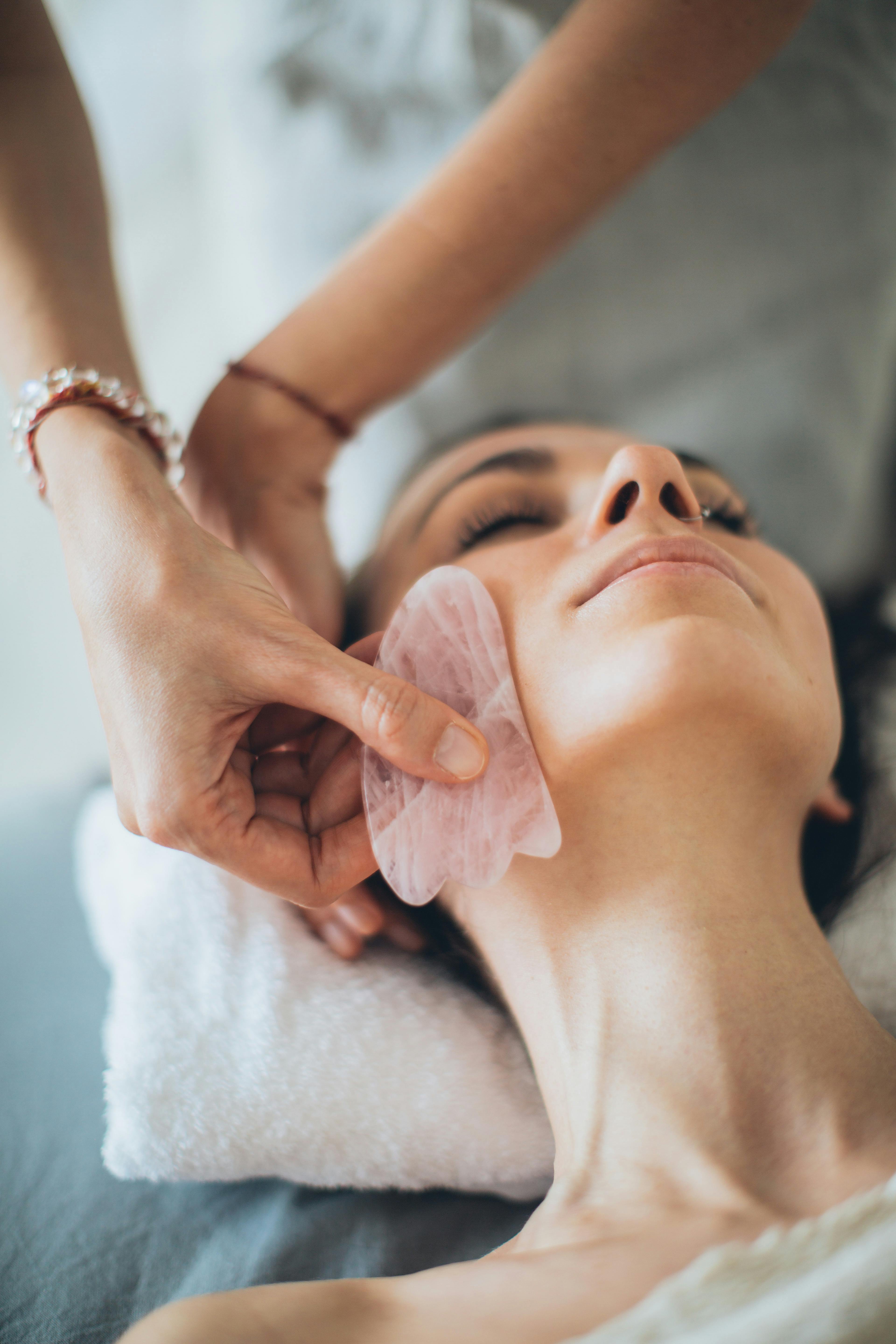 Head-to-Glow Face Massage