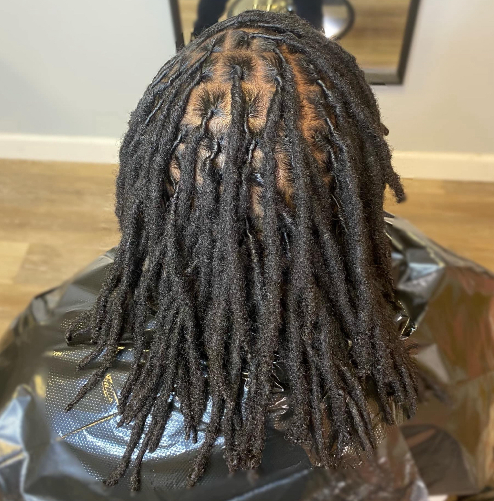 Loc Retwist - Medium Length