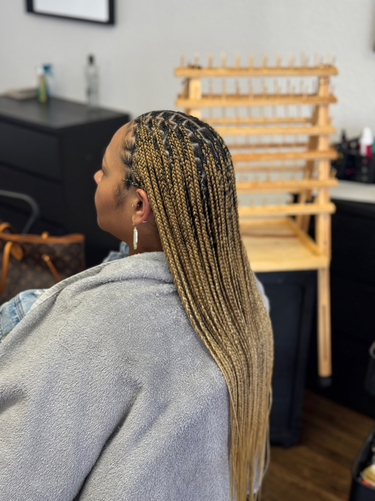 Smedium Knotless braids