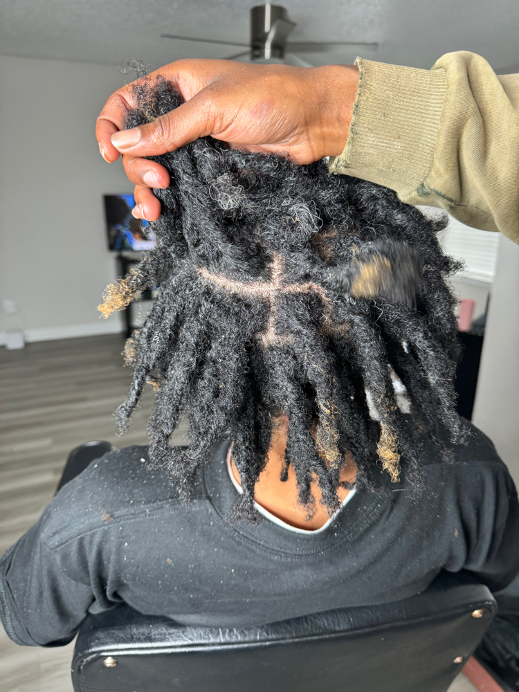 (starter Locs)👀 at KNOWNBYKD in Oklahoma City, OK