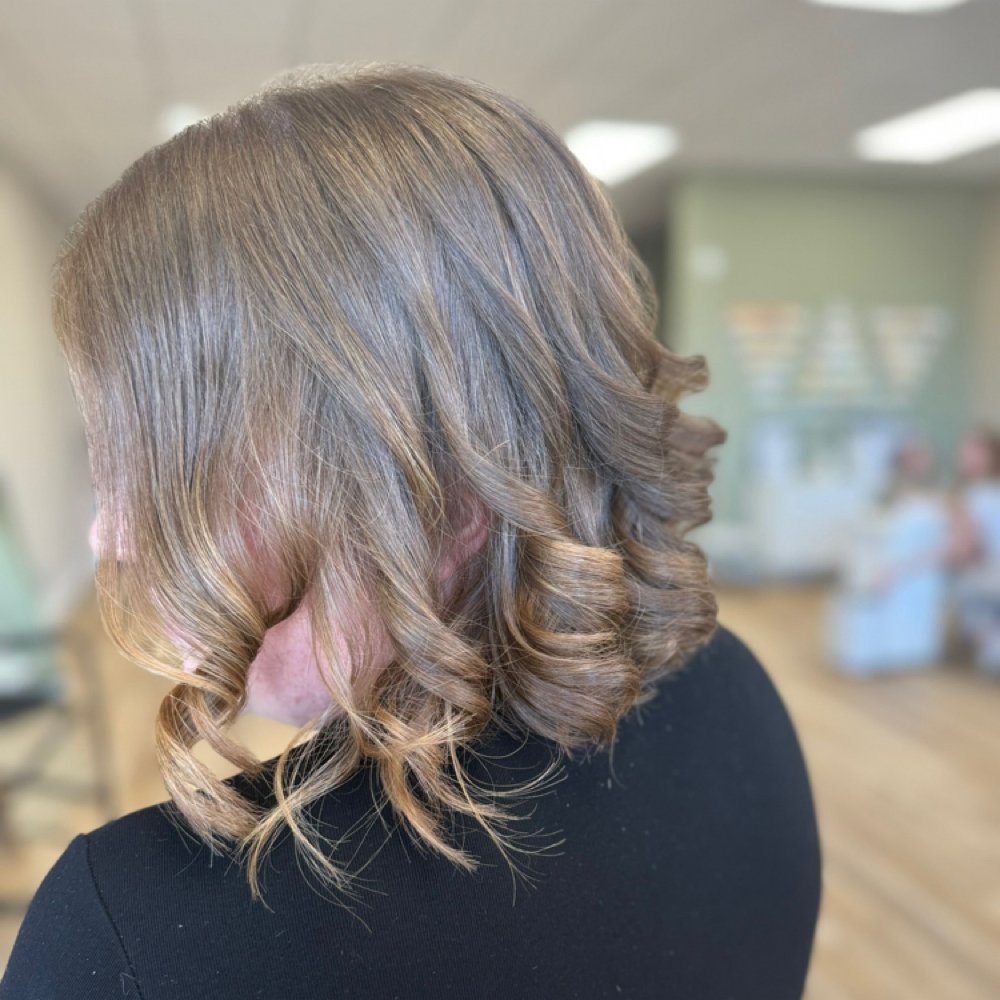 Shampoo & style at The Kurly Kay Way in High Ridge, MO