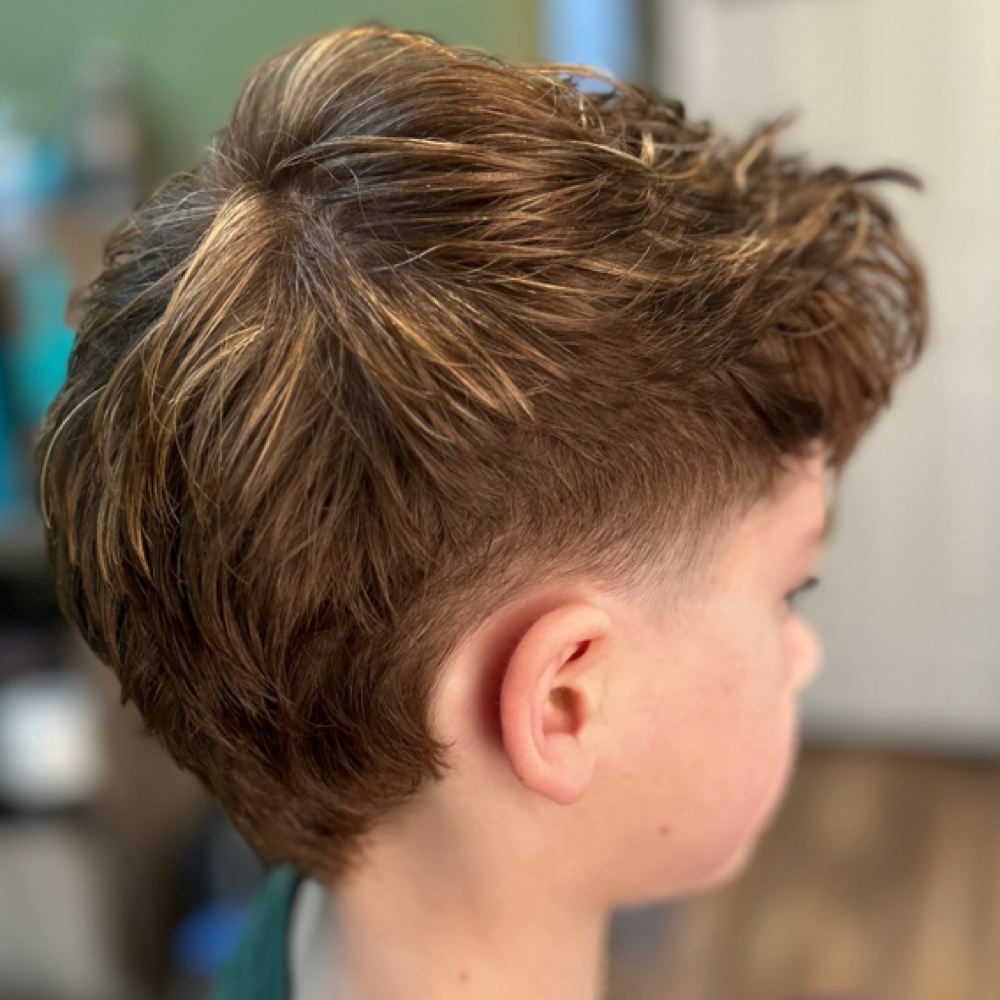 Mens Haircut at Dixie Chic Studio in Colonial Heights, VA
