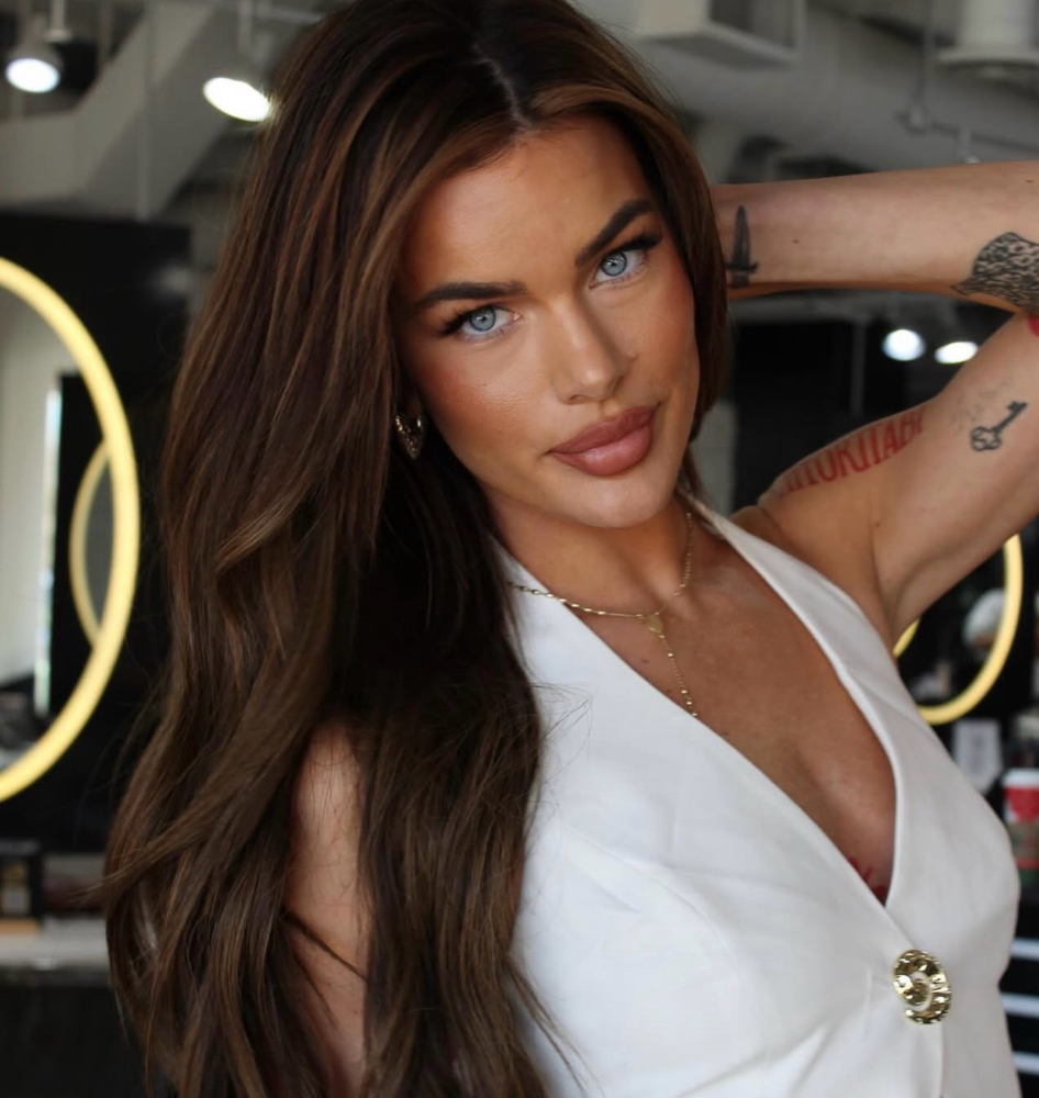 Brunette Bombshell at Darian Mya in Newport, KY