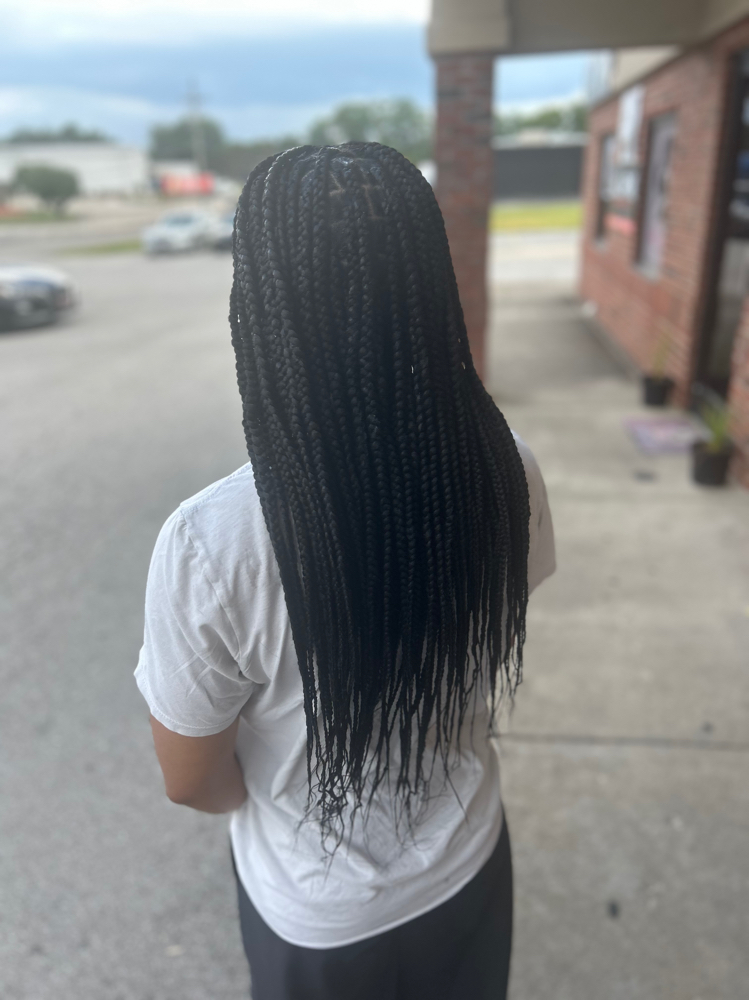 Medium Knotless