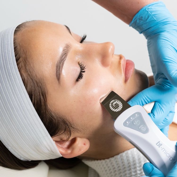 ULTRASONIC FACIAL