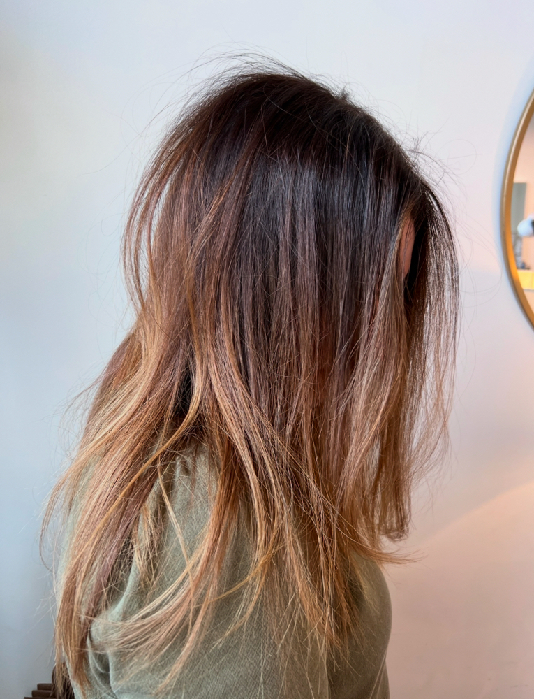 Face-Frame Balayage Highlight