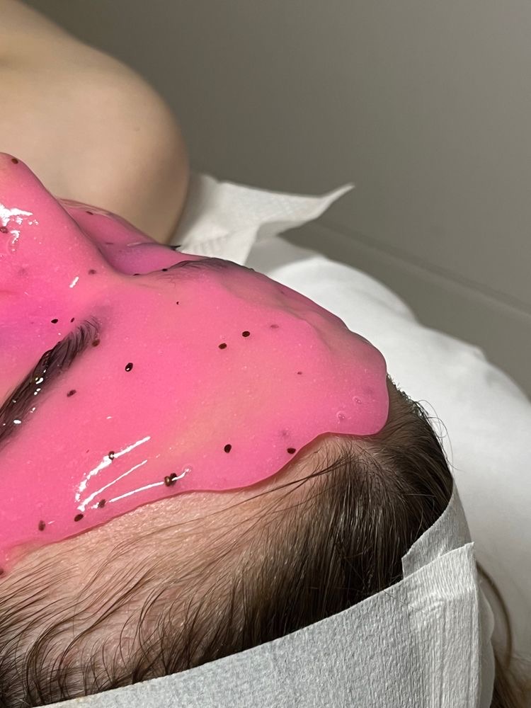 Holistic Signature Facial