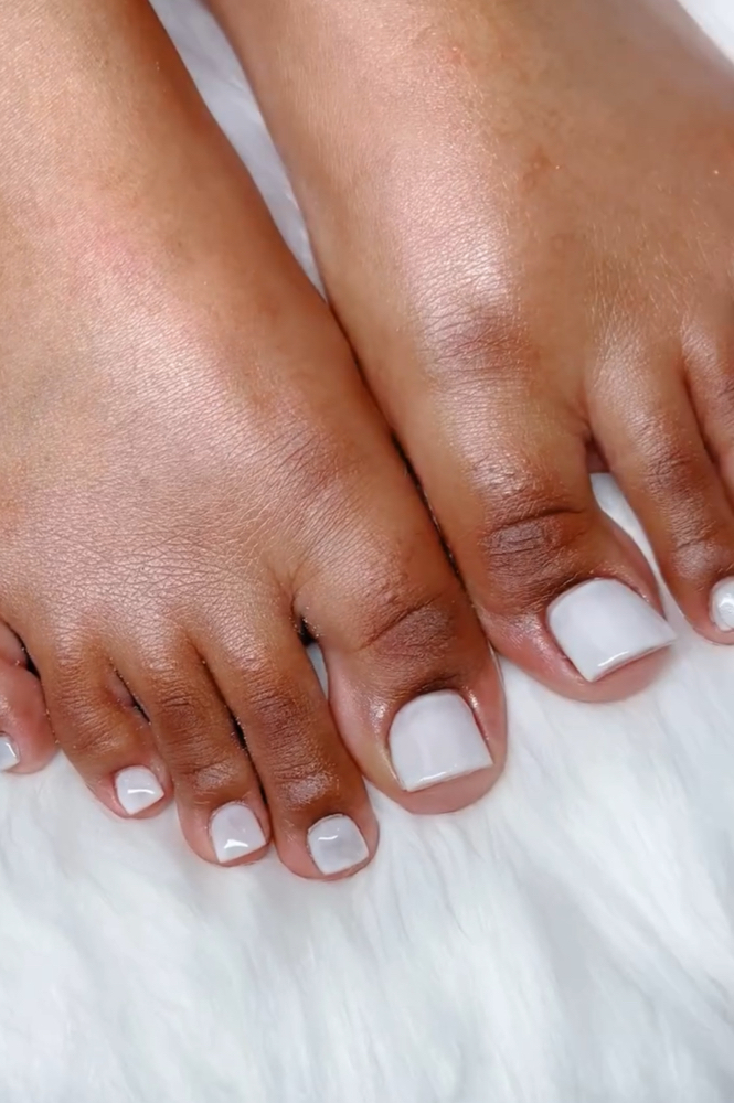 Deluxe Gel Pedicure (single solid color)