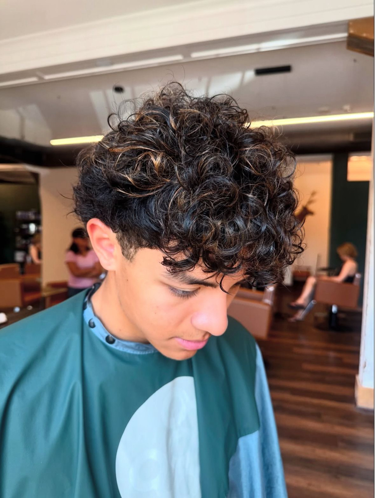 Mens Highlights at Impressions Beauty Salon in San angelo, TX