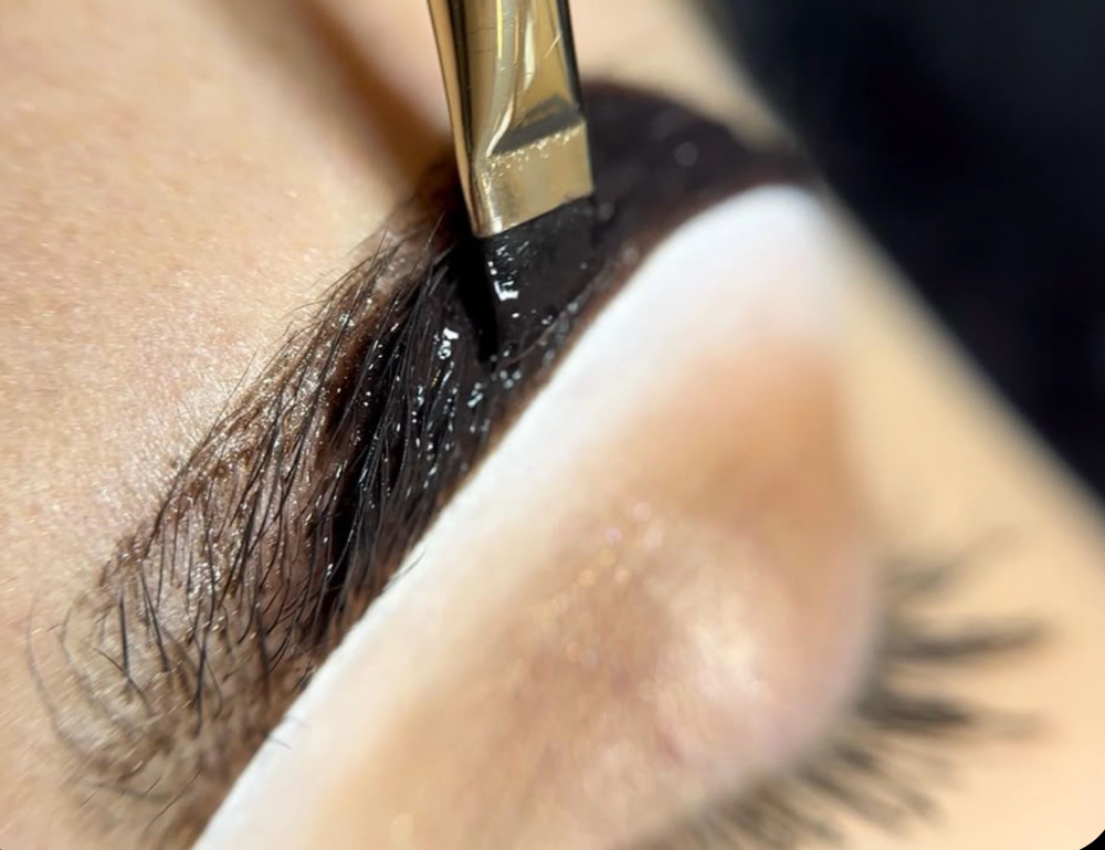 Brow Tinting