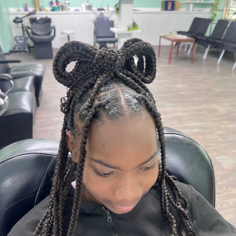 Knotless ( Size Med/Large) at Unique Beauty By Jas in Memphis, TN