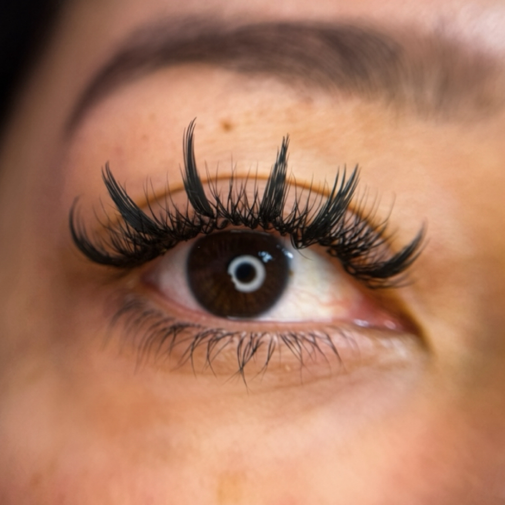 Anime Full Set at NT Beauty Artist in North Bergen, NJ