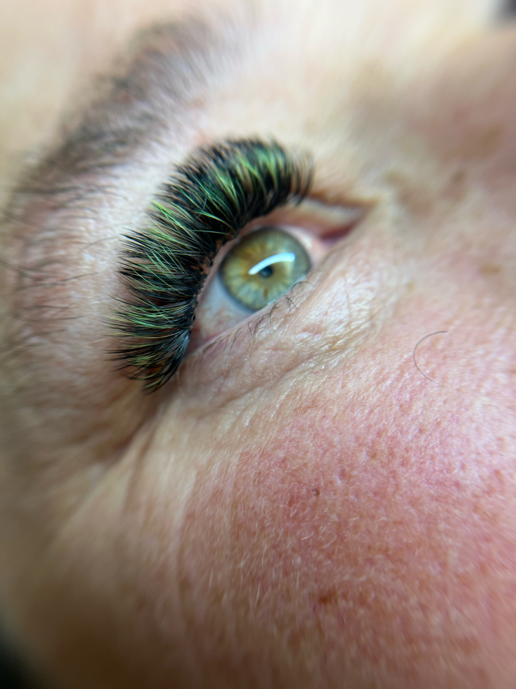 Colored Lashes (Outer To Inner)