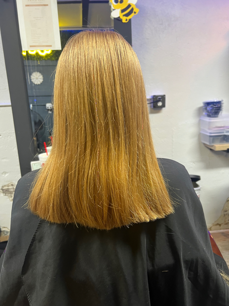 Woman Haircut with Shampoo