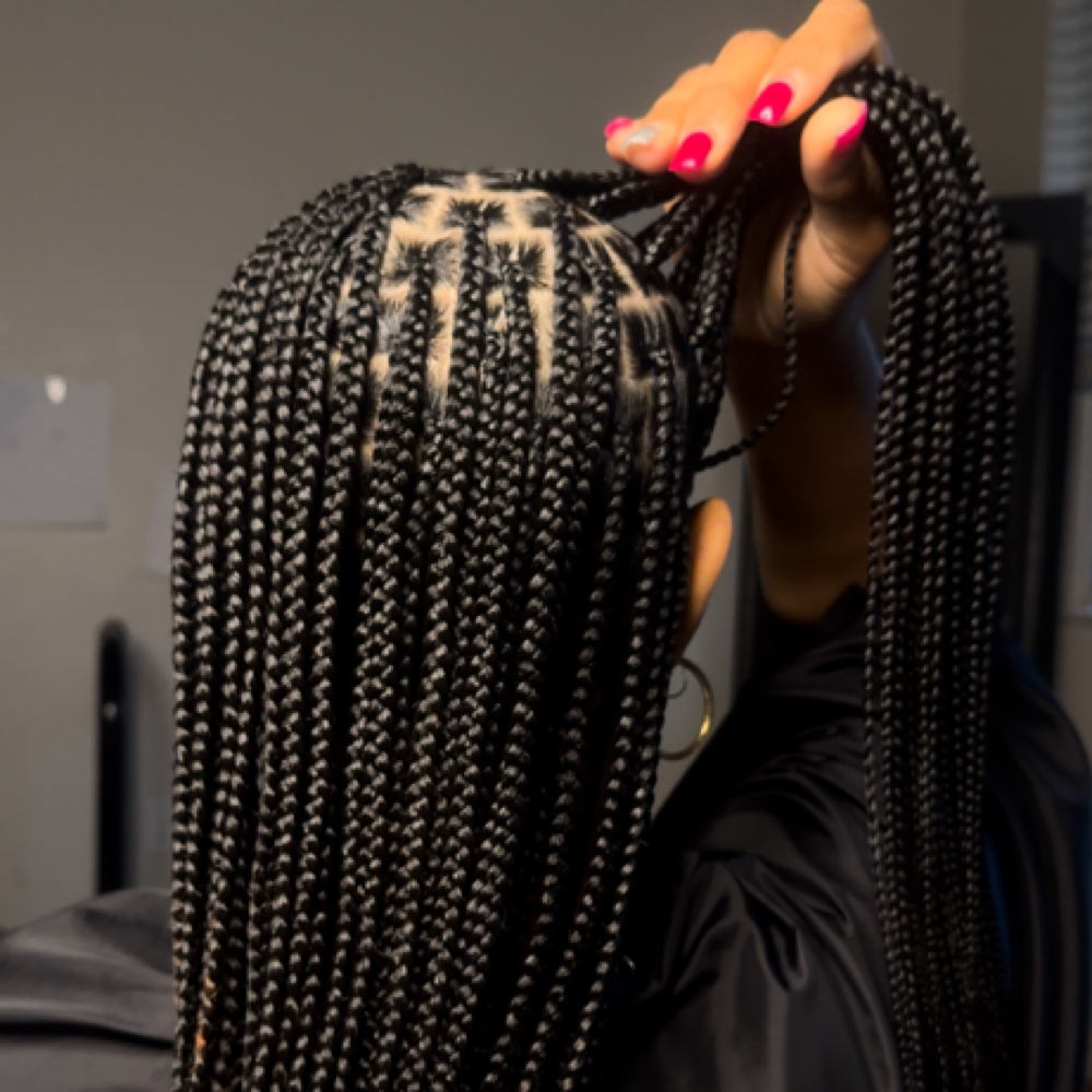 Small Knotless at Tae’s Trinity Co. in Phoenix, AZ