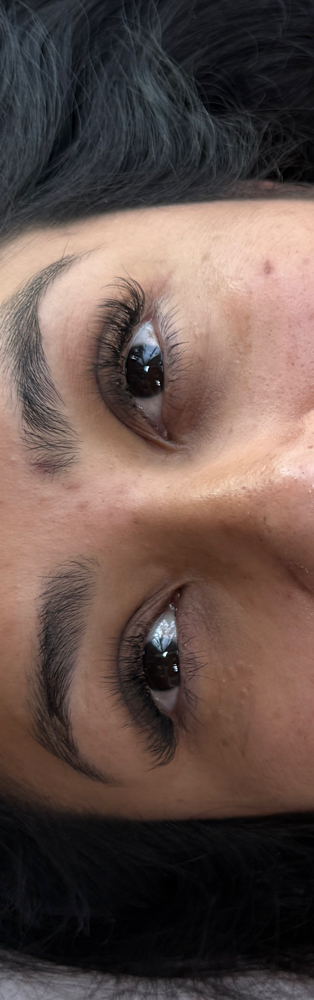 Hybrid Full Set Lash Extensions