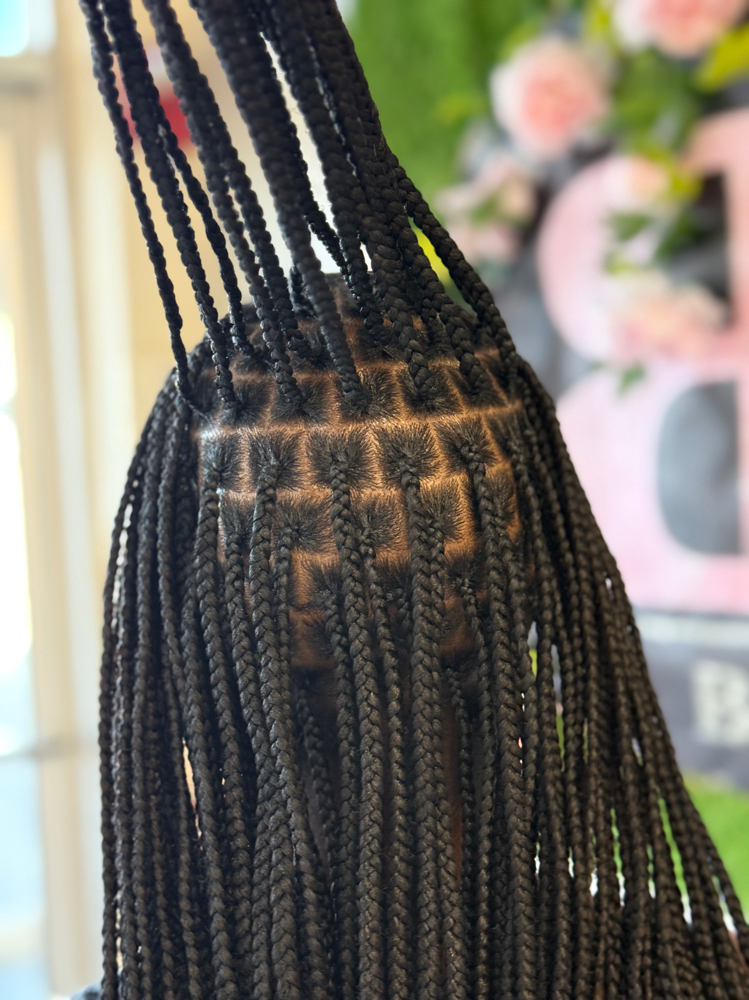 Knotless at African Queen Hair Braiding in Beaumont, TX