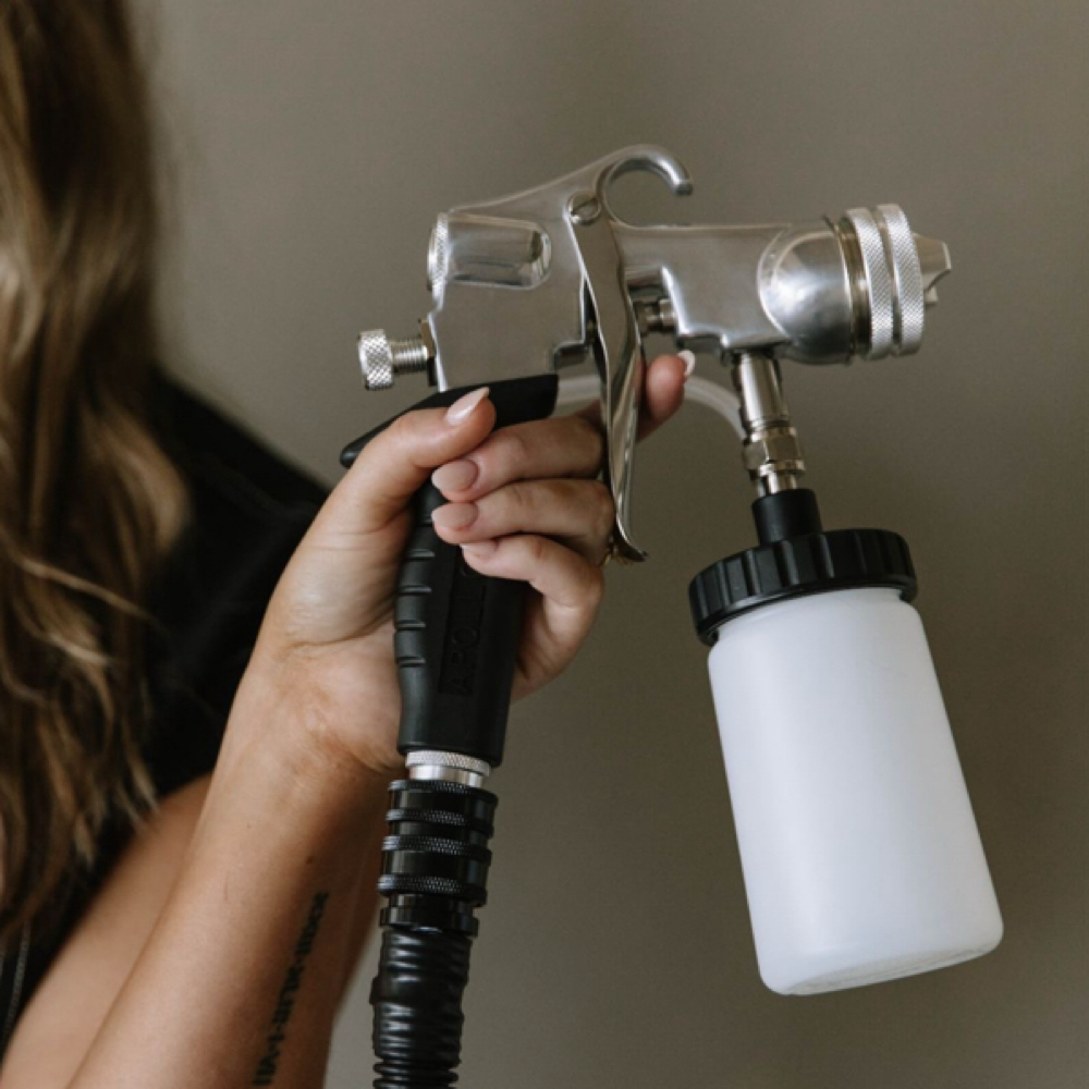Signature Rapid Sculpt Spray Tan at BeautyCovebyLoLo in Brentwood, CA
