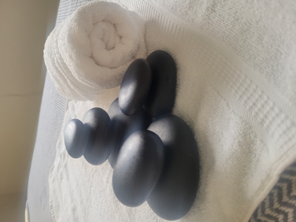 90 Minute Hot Stone Massage