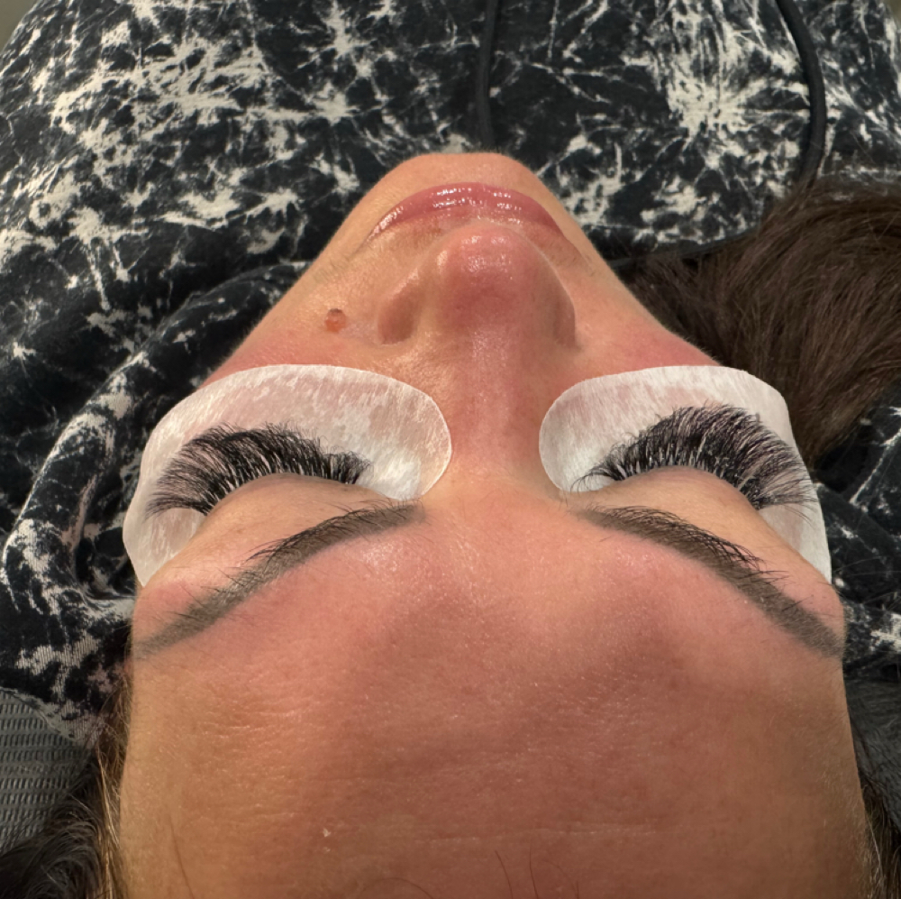 Volume Lash Fill (2-3weeks) at Bronzed Beauty Bar in Edina, MO