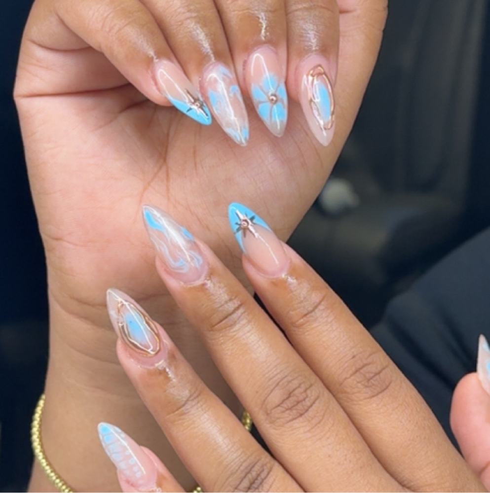 Freestyle at Lavvish Nails in Oak Park, IL