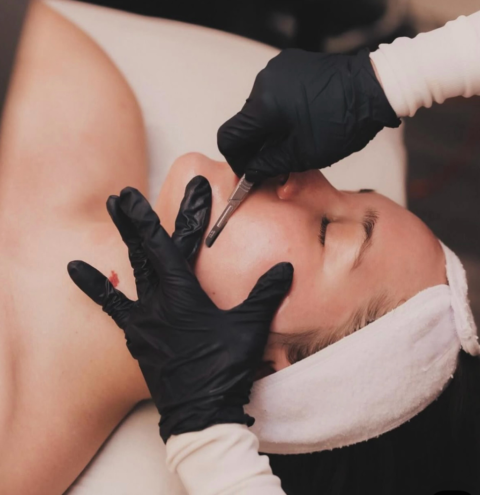 Custom Facial With Oil Dermaplane
