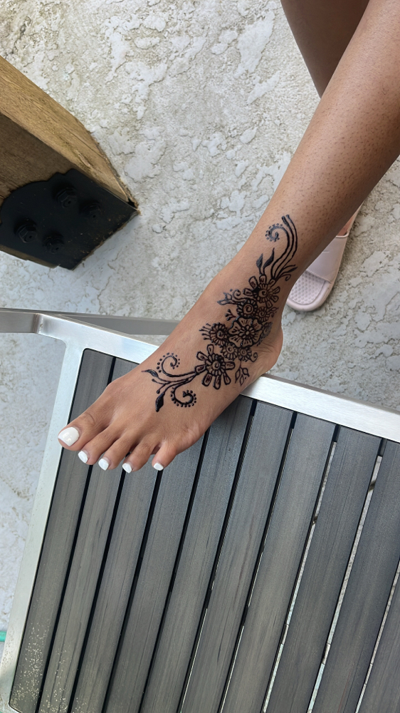 Basic Foot Henna