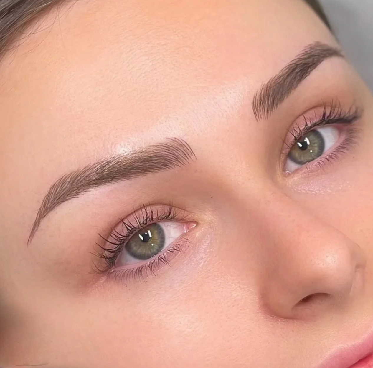 Micro blading Brows