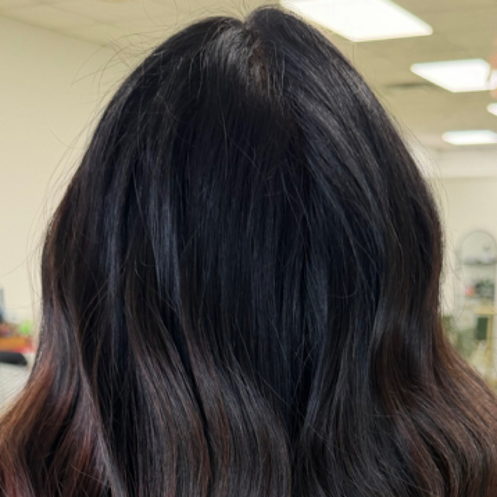 Root Retouch - MW at Elsewhere Salon in Richmond, KY