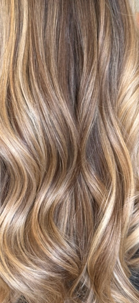 PARTIAL HIGHLIGHT + HAIRCUT at DesaRae Shane in Dallas, TX
