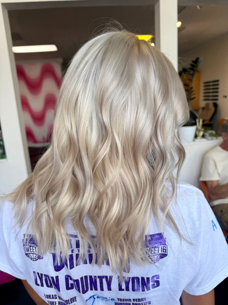 On The Scalp Bleach Retouch