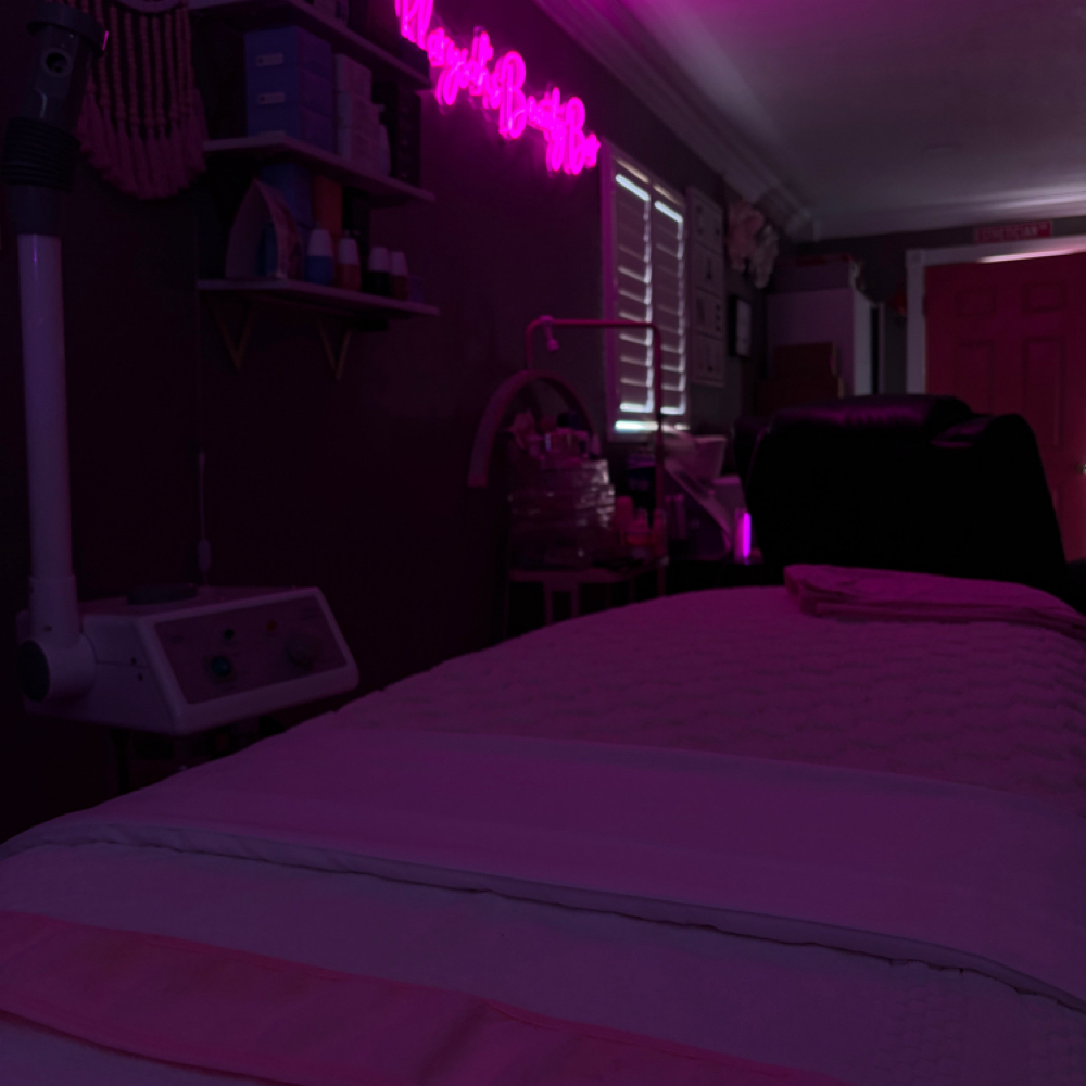 Bare Glow Back Treatment at Klarysah’s Beauty Bar LLC in Dinuba, CA