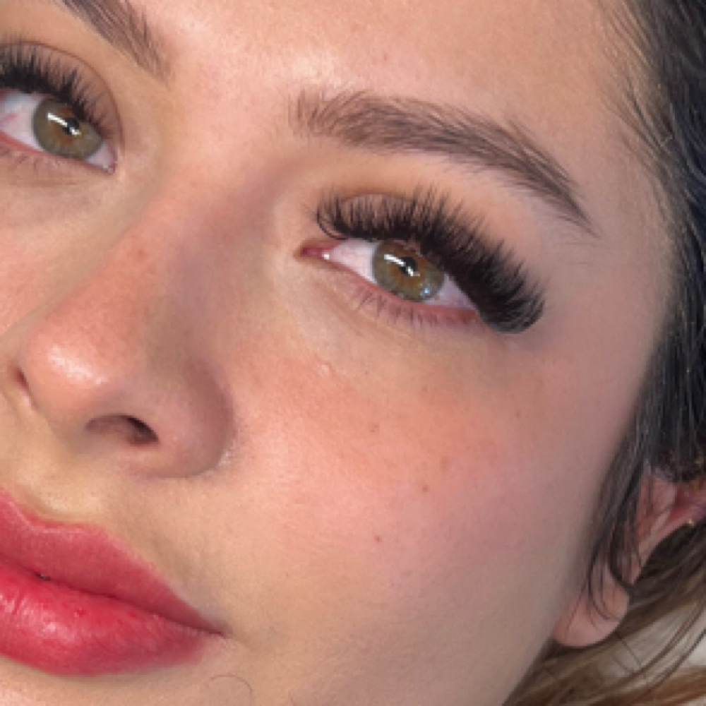 Volume Eyelash Extensions at Ooh La Lash & Brow Beauty Bar in McAllen, TX