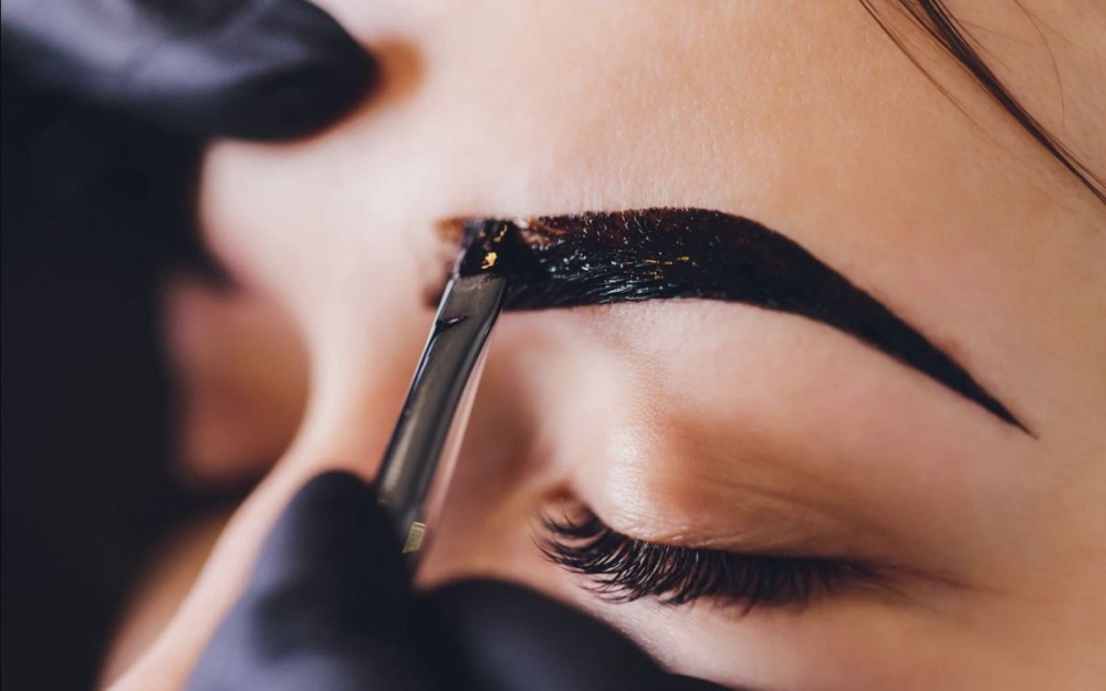 Eyebrow Tinting