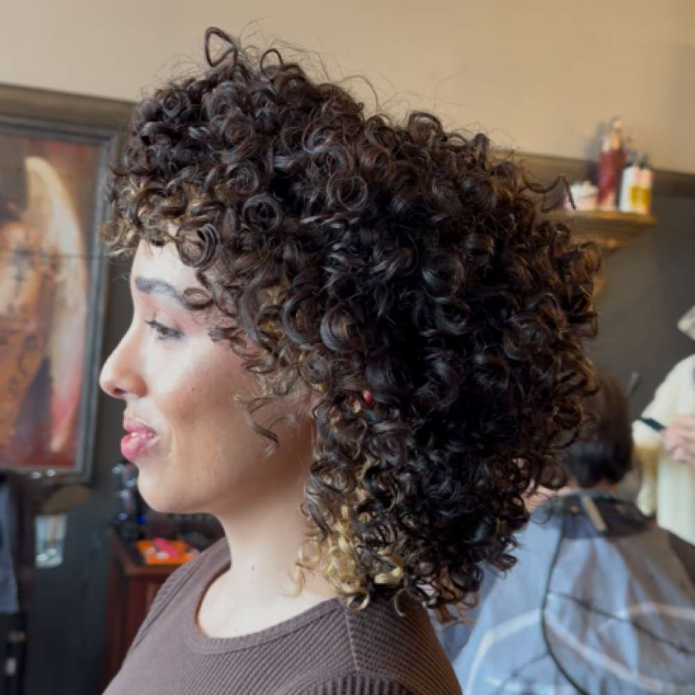 Corte, Estilo Y Lavado at The Curl Lab PR in San Juan, PR