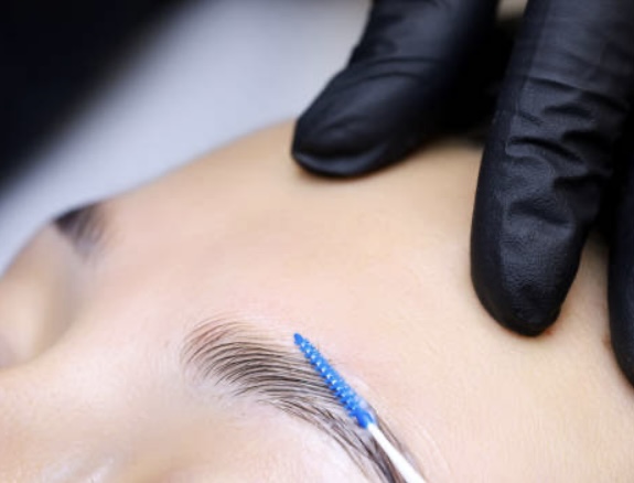 Brow Lamination & Tinting