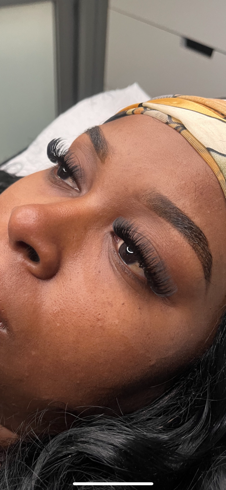 Volume Lash Extentions