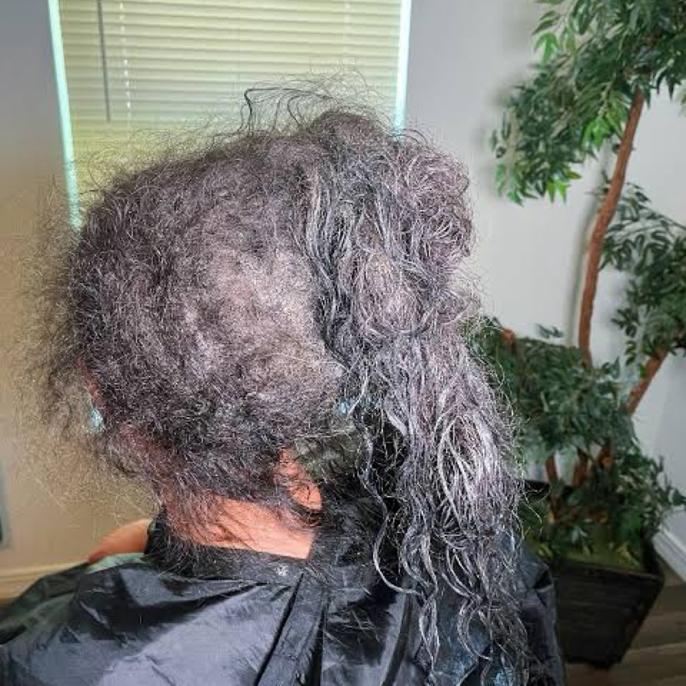 Hair Detangling Treatment at L&O BeautyCollection in West Burlington, IA