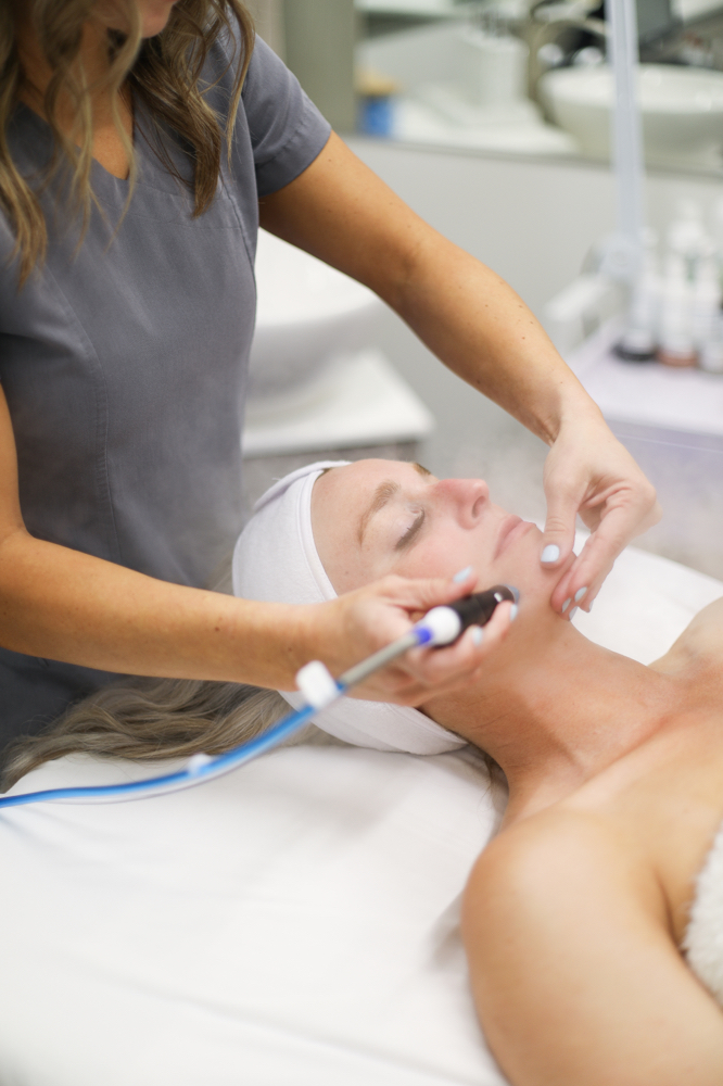 Signature Hydrafacial