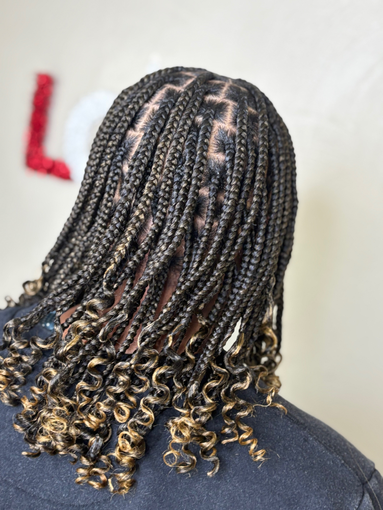 Smedium Knotless Bob