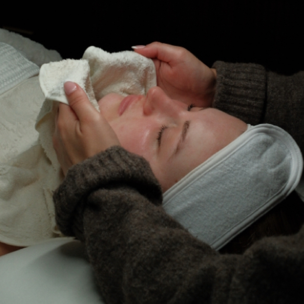 1hr | Customized Basic Facial at Teeny’s Skin Bar in Ventura, CA